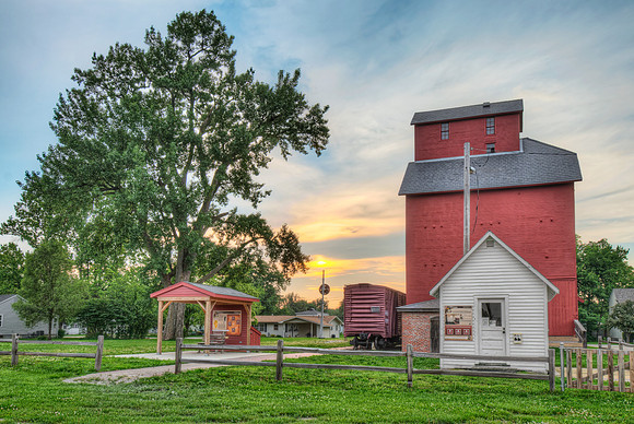 The J.H. Hawes Grain Elevator (built 1904) - Atlanta, Illinois